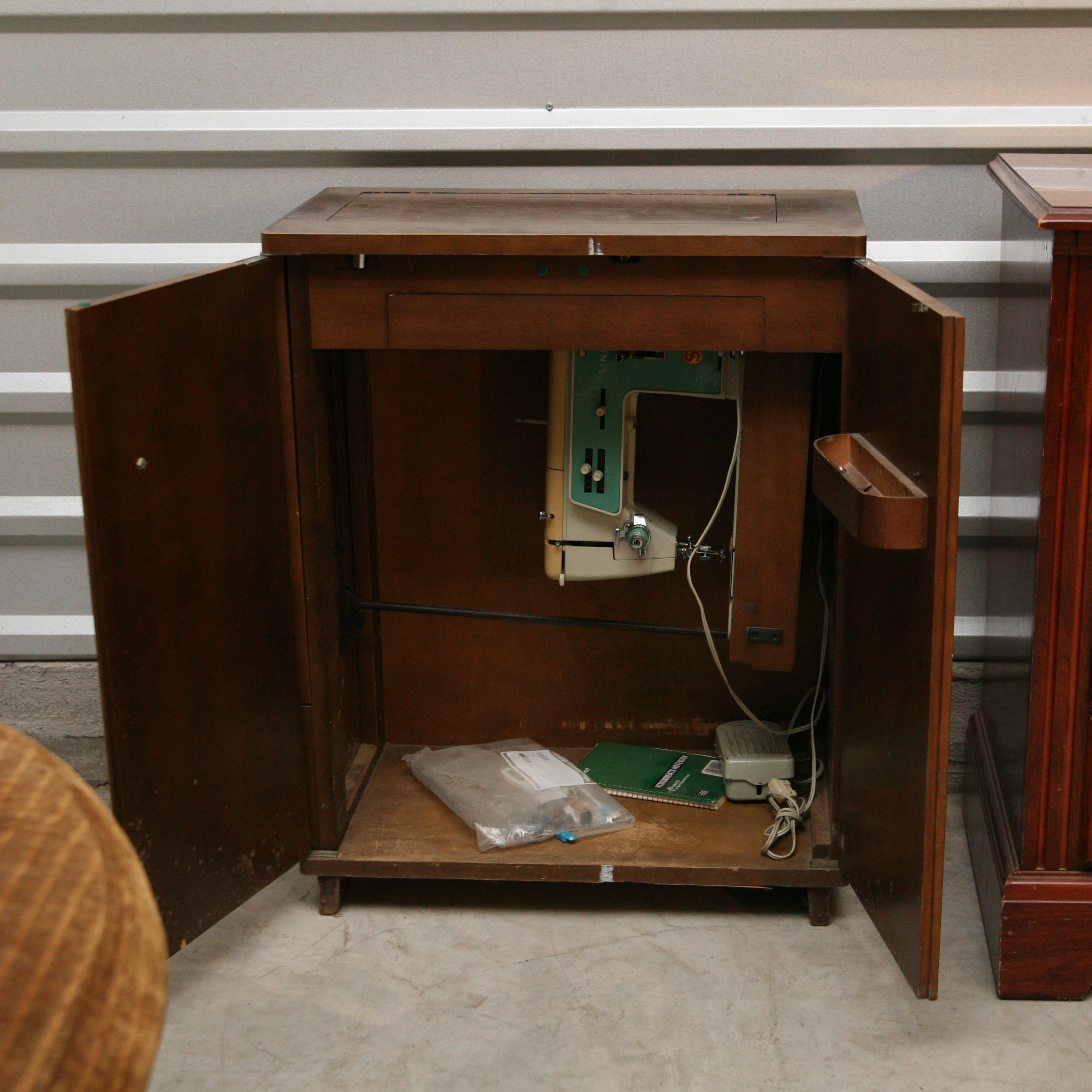 Vintage Singer Sewing Machine Cabinet