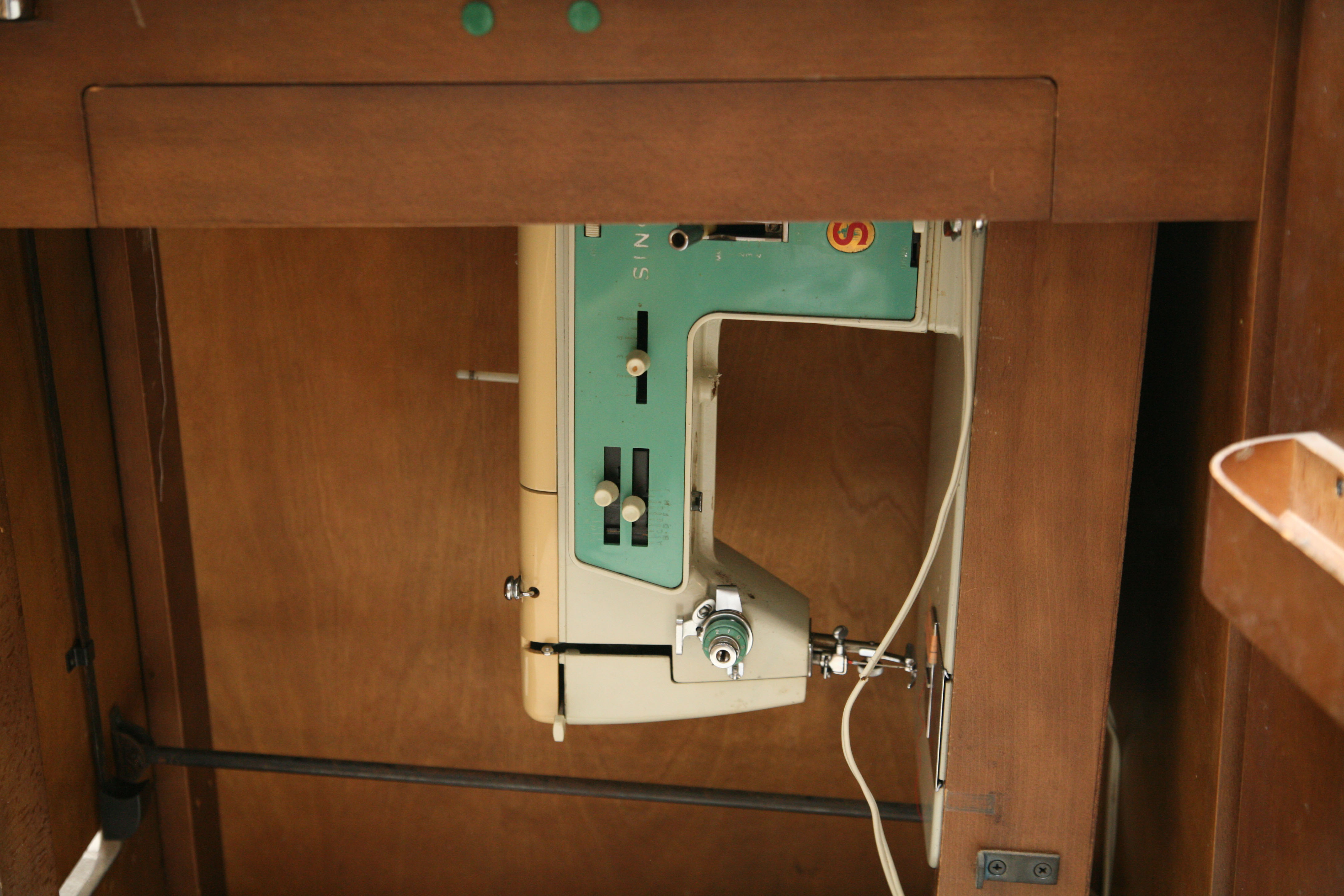 Vintage Singer Sewing Machine Cabinet