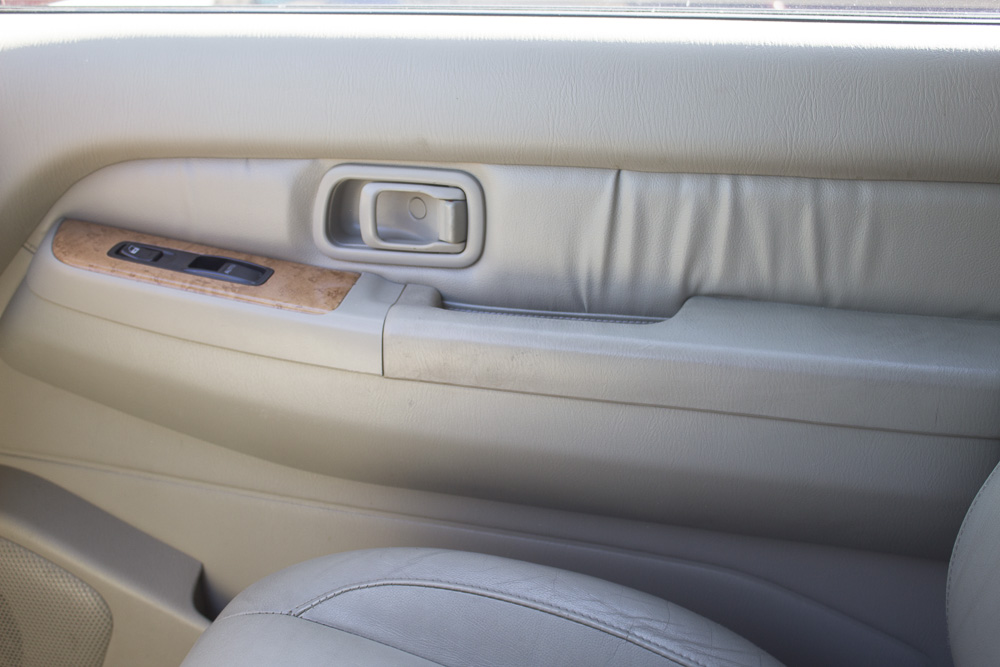 2001 Infiniti QX4 SUV