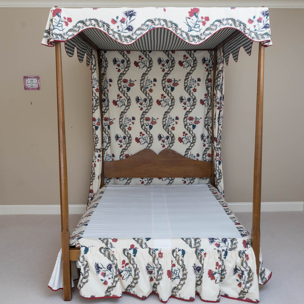 Full Size Canopy Bed