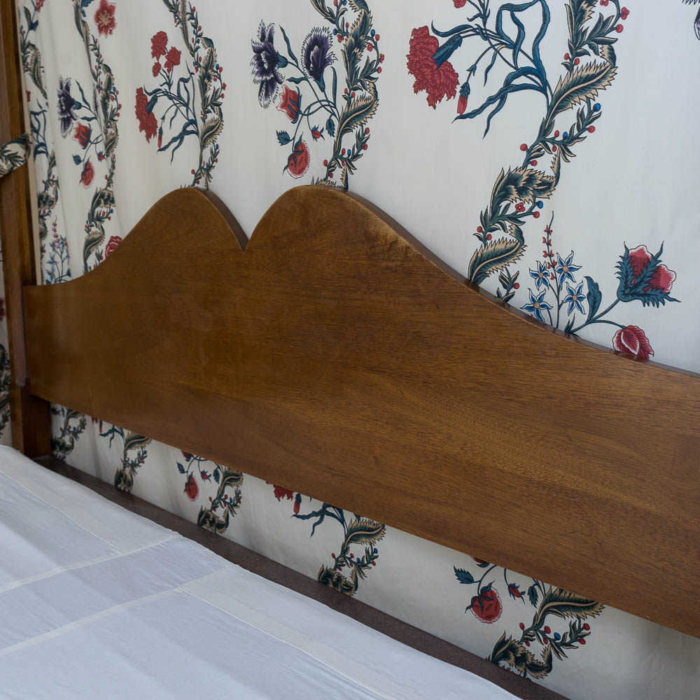 Full Size Canopy Bed