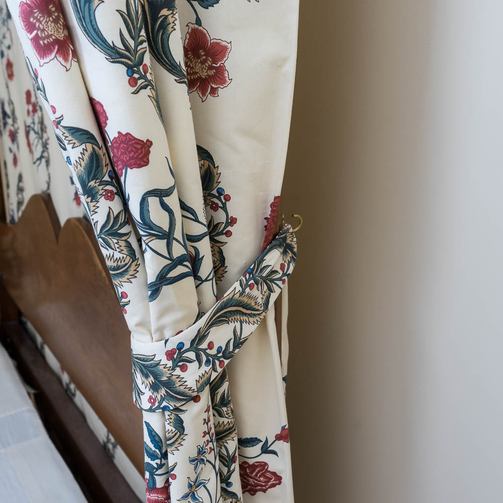 Full Size Canopy Bed