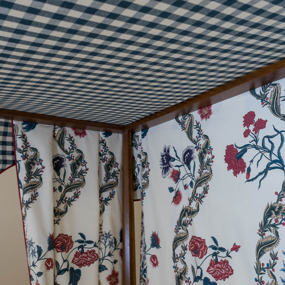 Full Size Canopy Bed