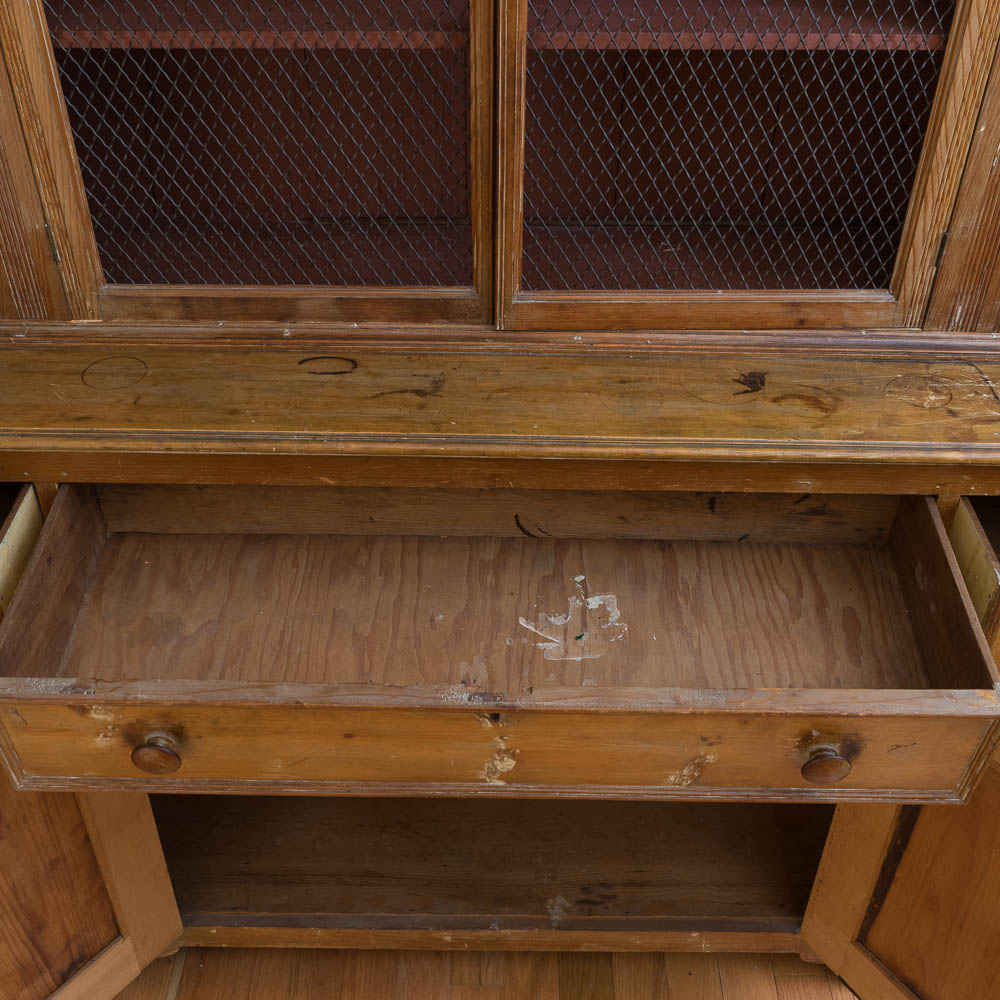 Antique Arts and Crafts Pine Hutch
