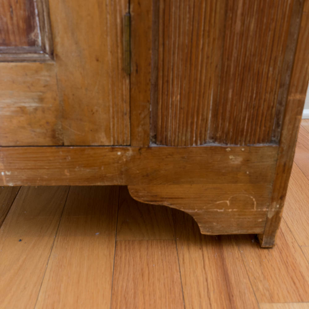 Antique Arts and Crafts Pine Hutch