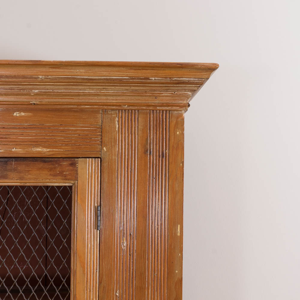 Antique Arts and Crafts Pine Hutch