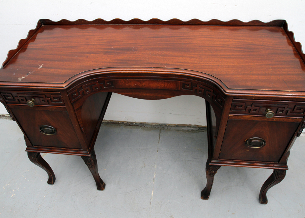 Vintage Chippendale Style Mahogany Knee-Hole Desk