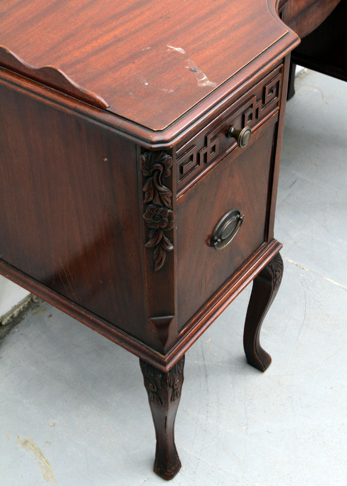 Vintage Chippendale Style Mahogany Knee-Hole Desk