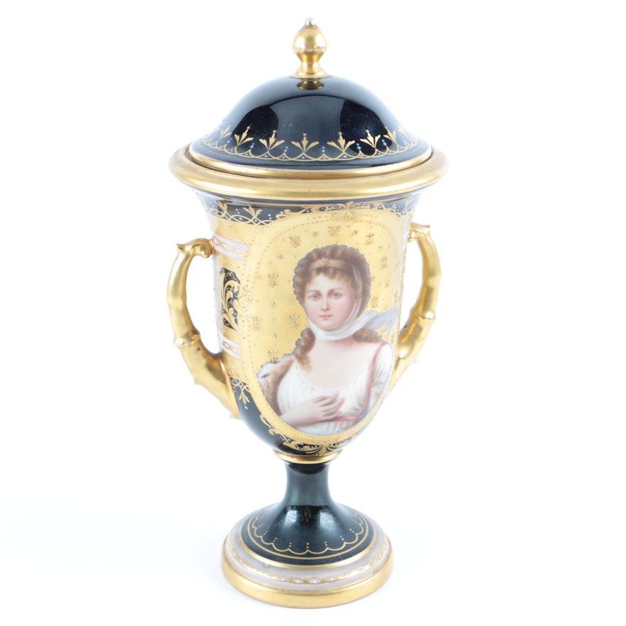 Rudolstadt "Queen Louise" Porcelain Urn, Circa 1904-1924