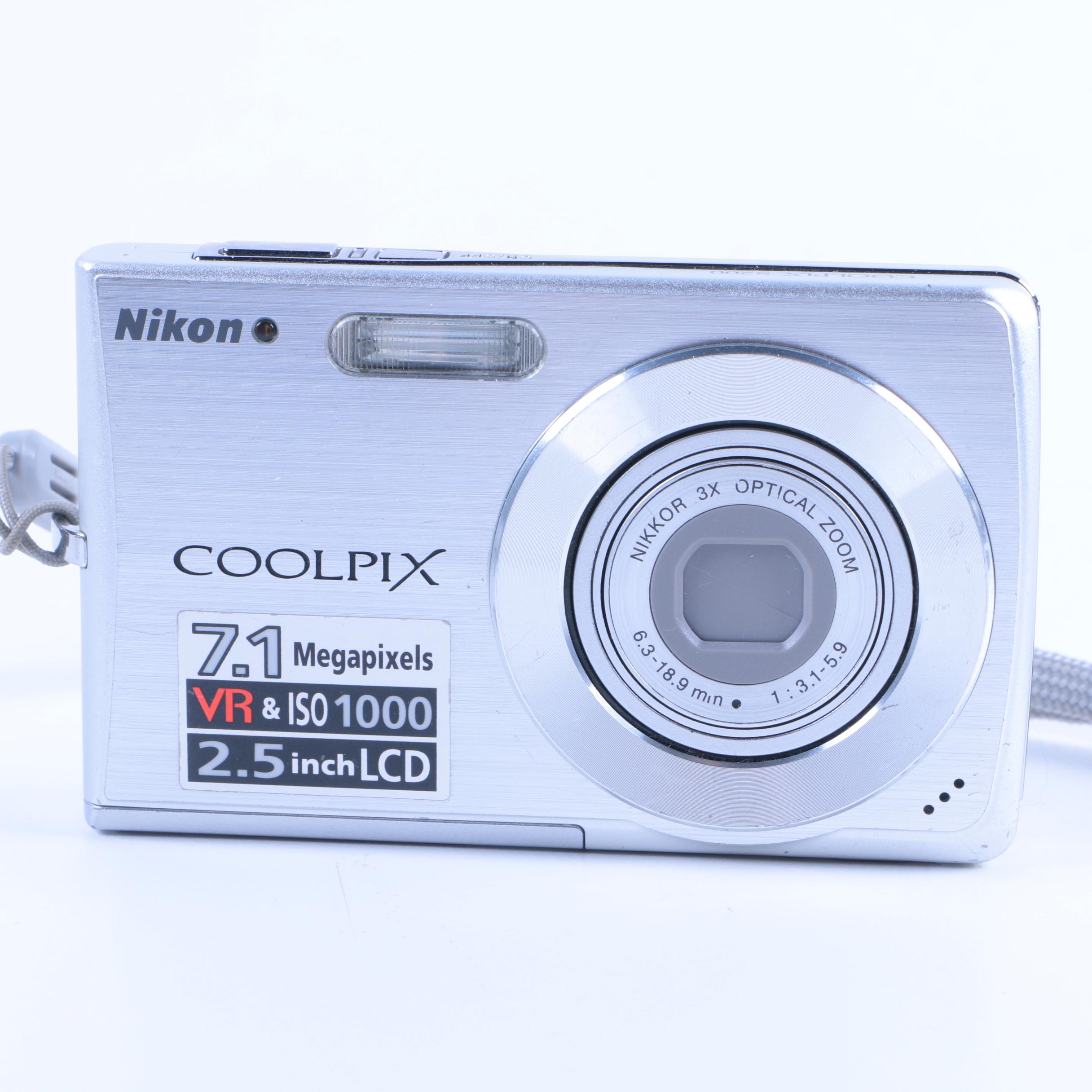 Nikon CoolPix S200 Camera