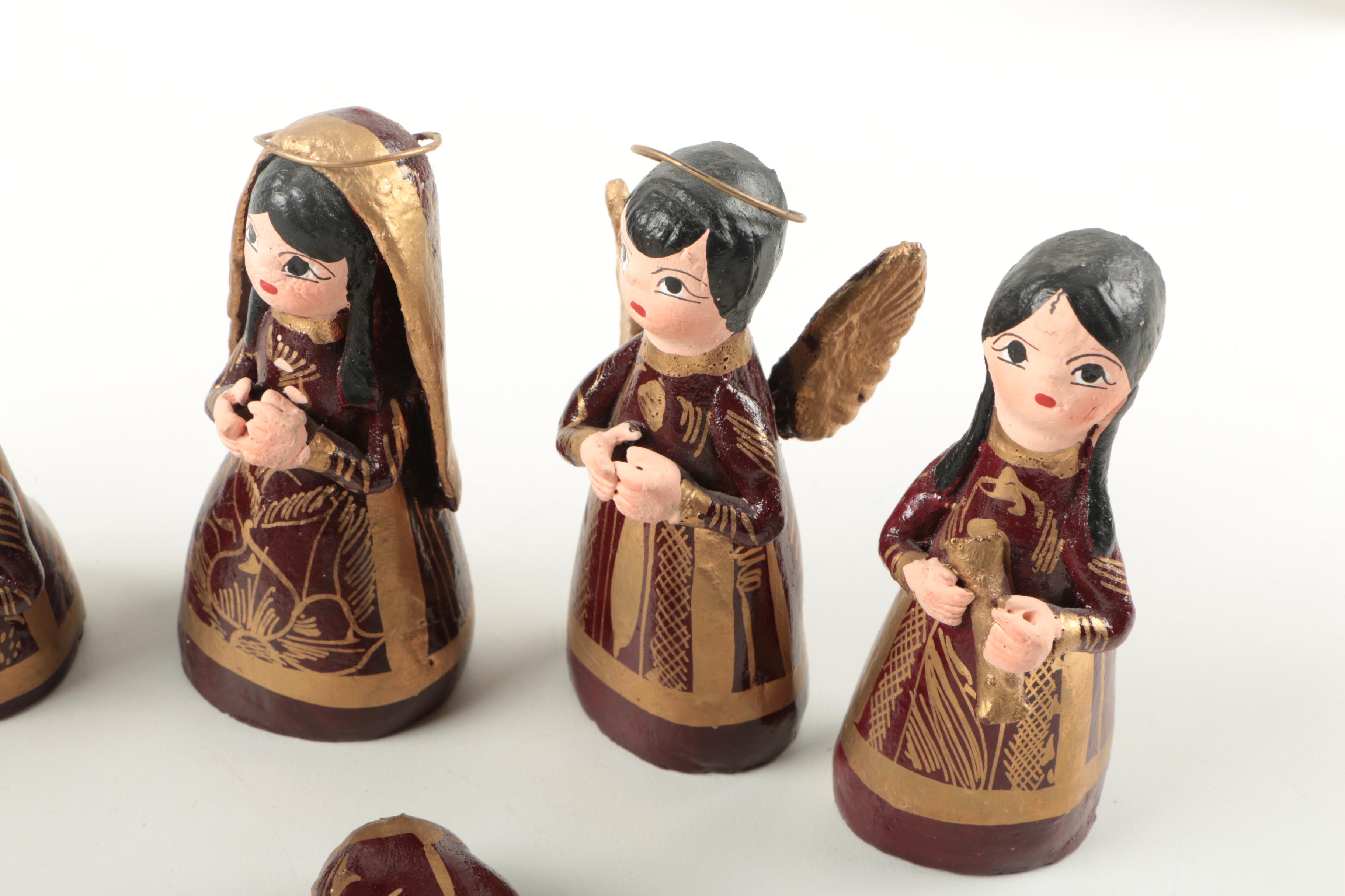 Royal Doulton "Christmas in Mexico" Plate with Mexican Nativity Figurines