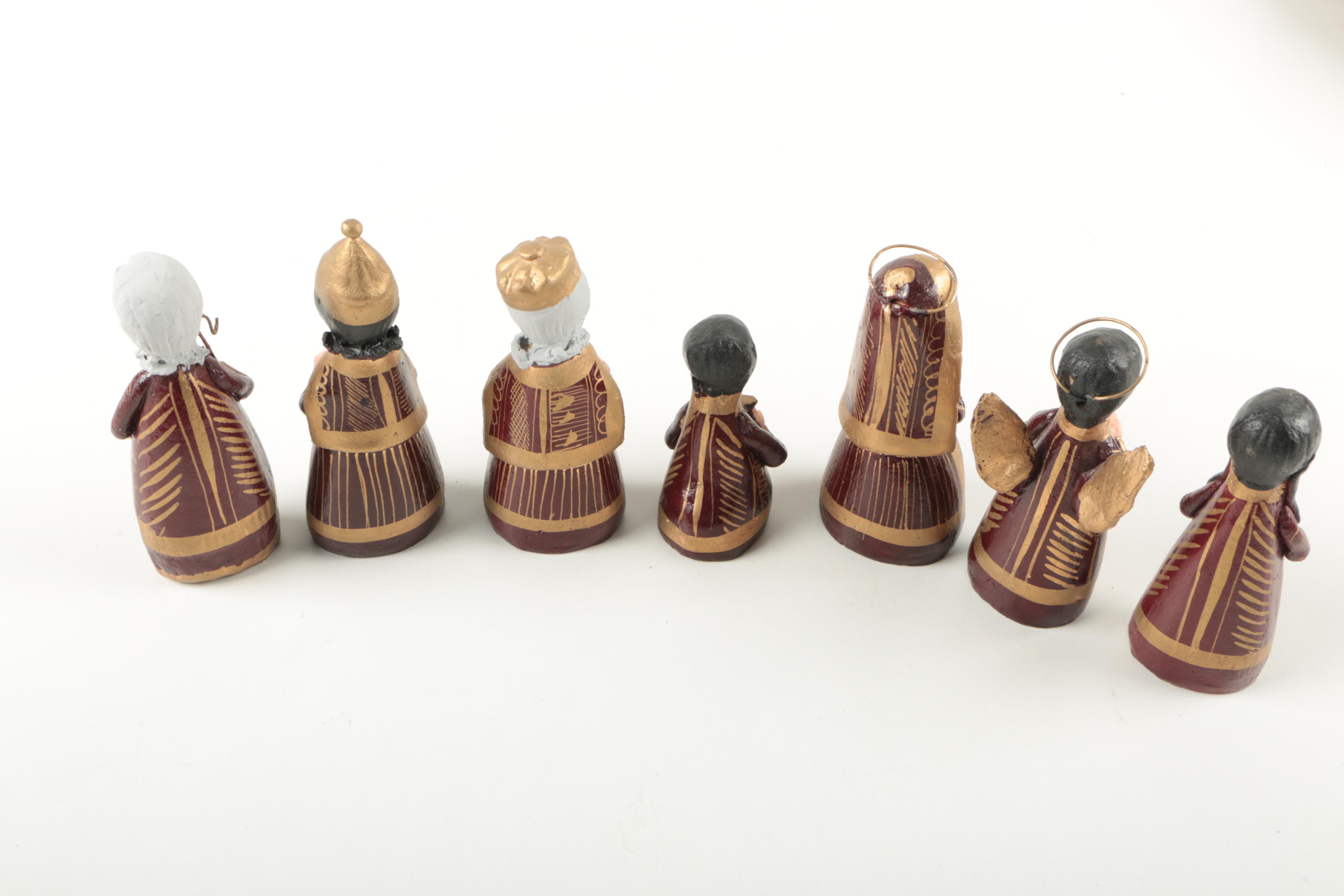 Royal Doulton "Christmas in Mexico" Plate with Mexican Nativity Figurines