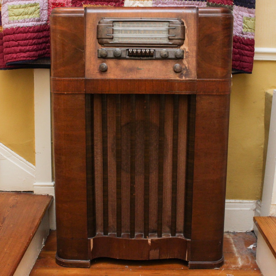 Vintage Airline Console Radio