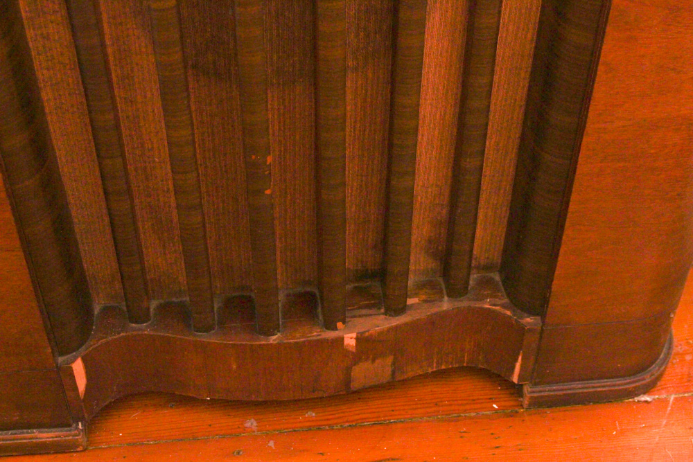 Vintage Airline Console Radio