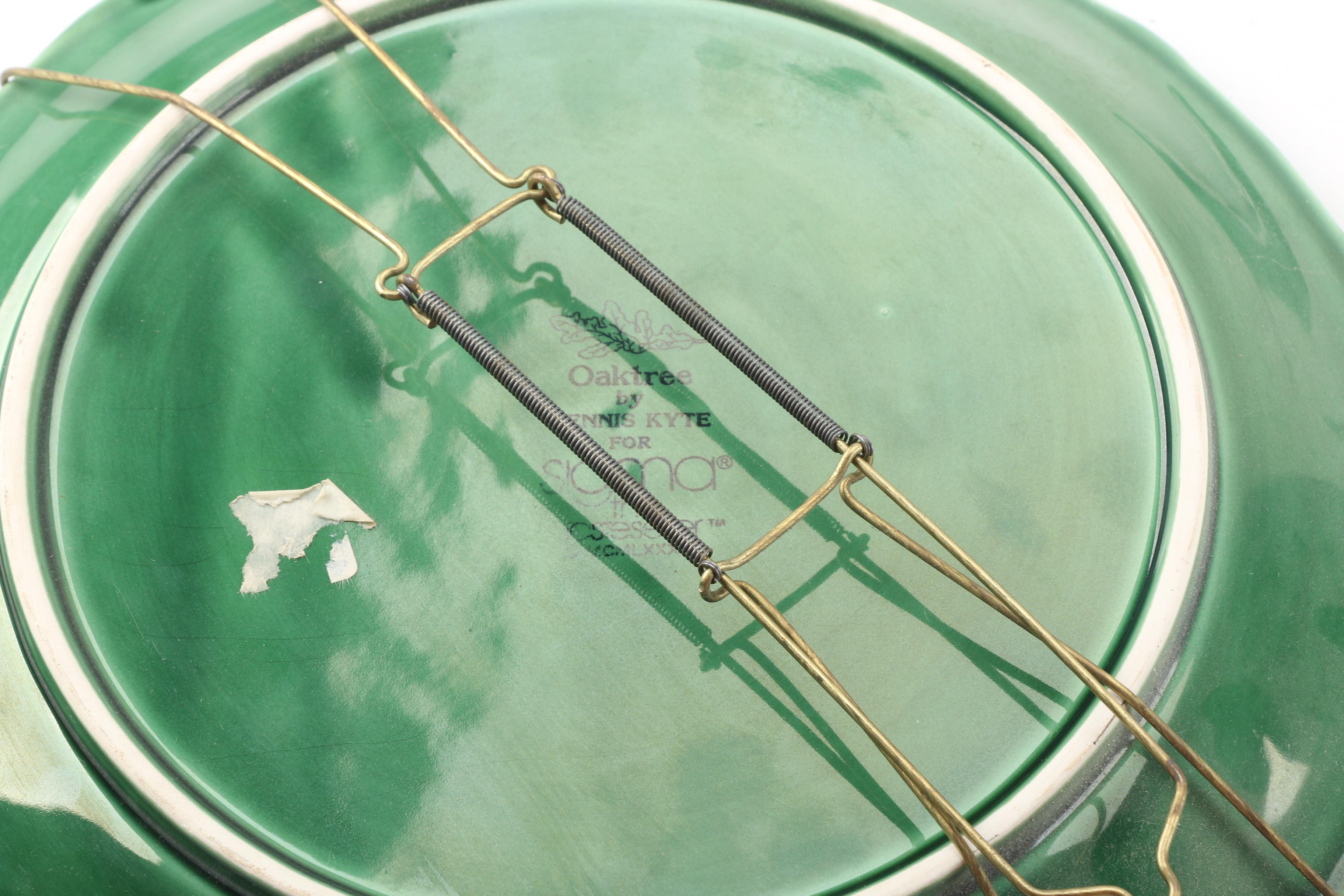 Green Leaf Pattern Plates