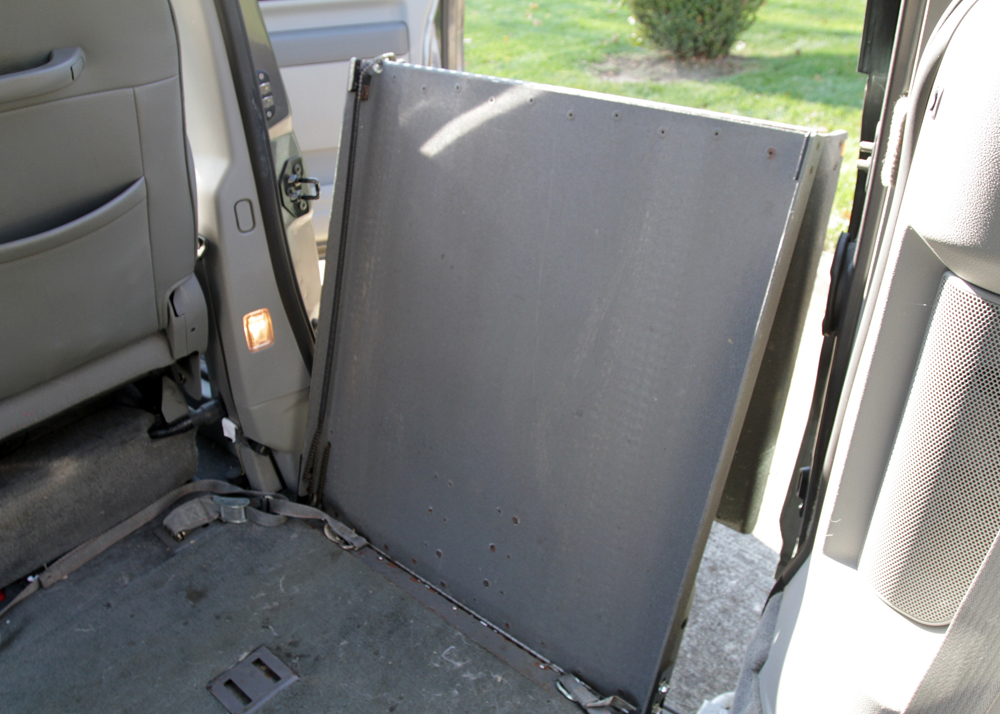 2006 Ford Freestar SEL VMI Wheelchair Ramp Conversion Minivan