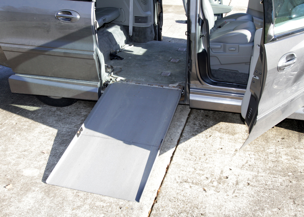 2006 Ford Freestar SEL VMI Wheelchair Ramp Conversion Minivan