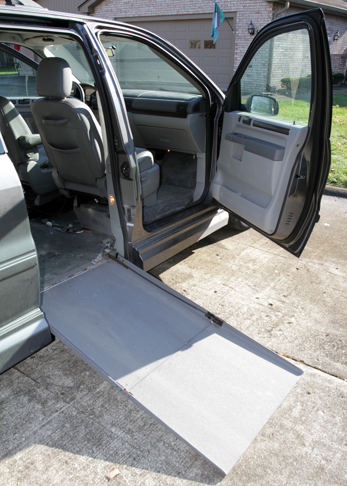 2006 Ford Freestar SEL VMI Wheelchair Ramp Conversion Minivan