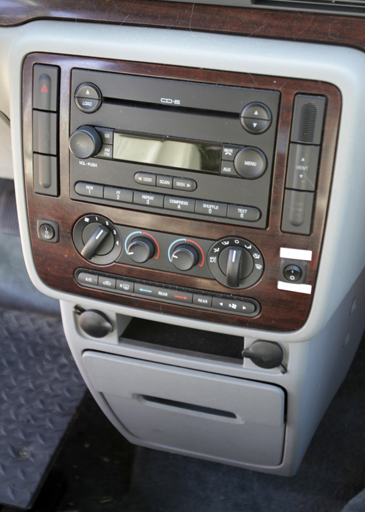 2006 Ford Freestar SEL VMI Wheelchair Ramp Conversion Minivan