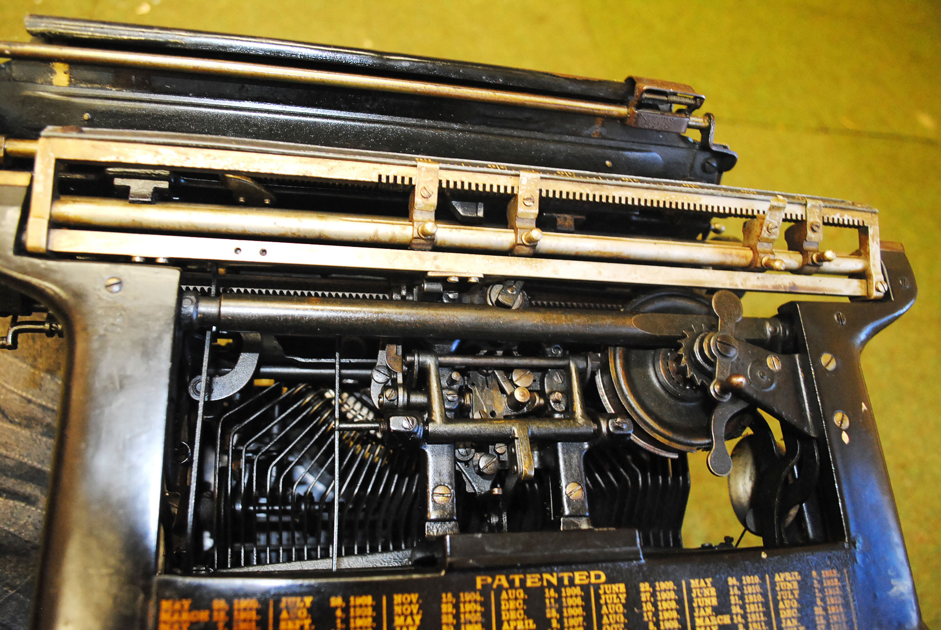 Antique Underwood Standard Typewriter NO. 05