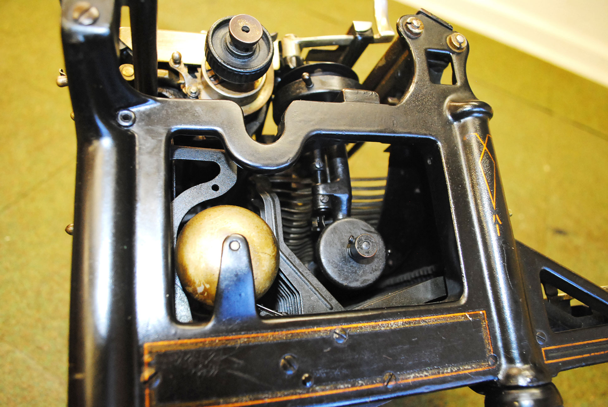 Antique Underwood Standard Typewriter NO. 05