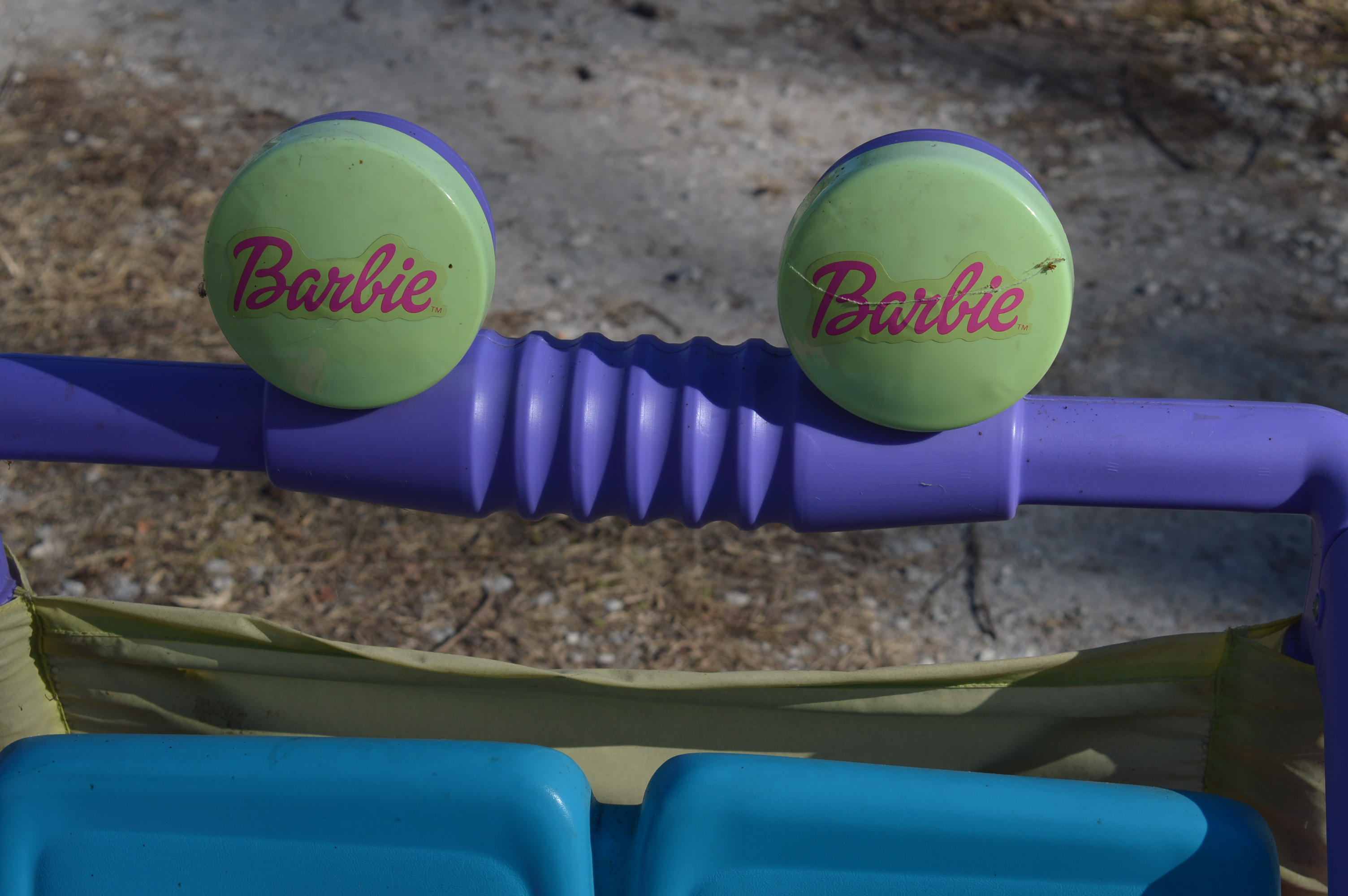 2002 Barbie "Take Along Tunes" Jeep by Power Wheels