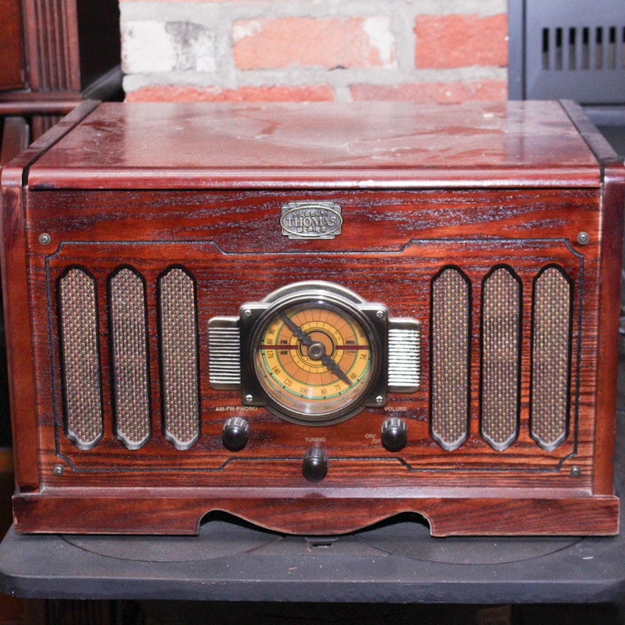 Thomas Pacconi Museum Series Phonograph/Radio/Cassette Player