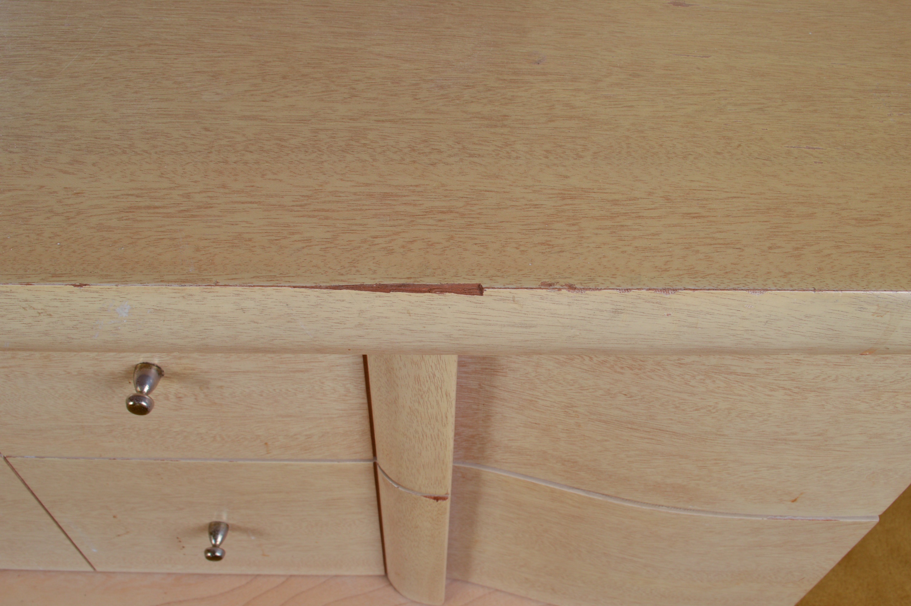 Mid Century Modern Kroehler "Stardust" Chest of Drawers With Mirror