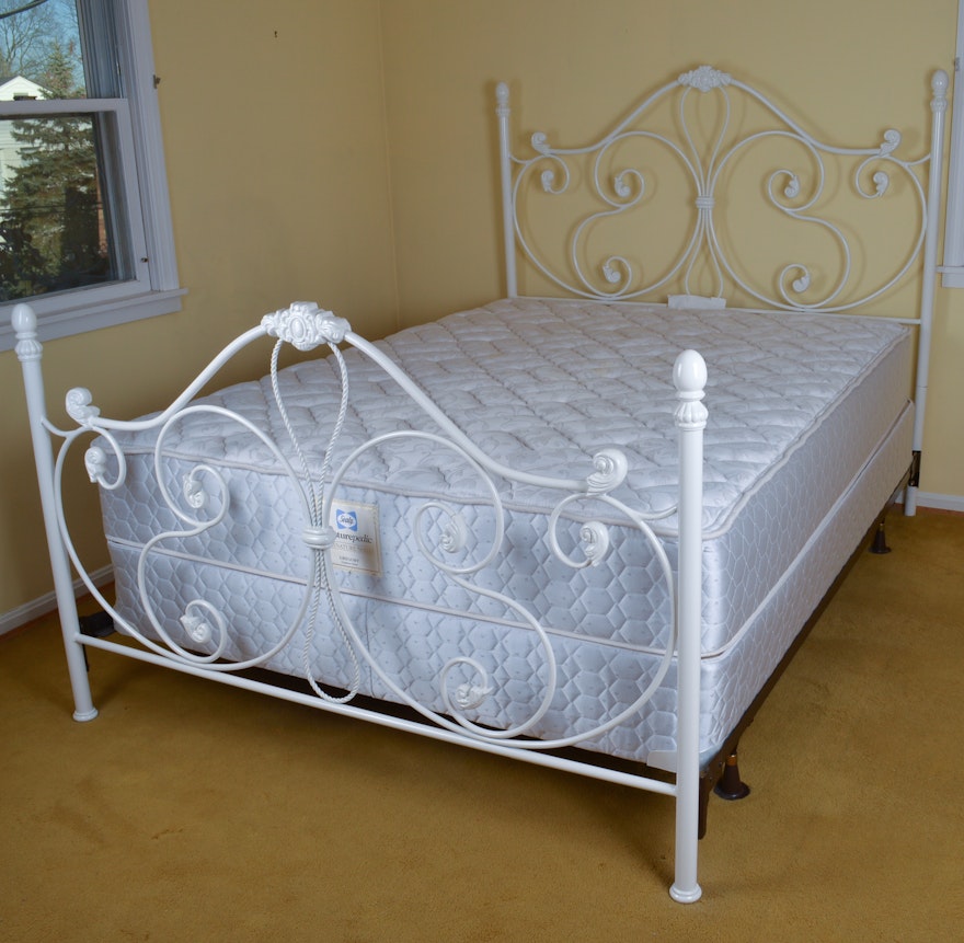 Queen Size White Metal Bed Frame