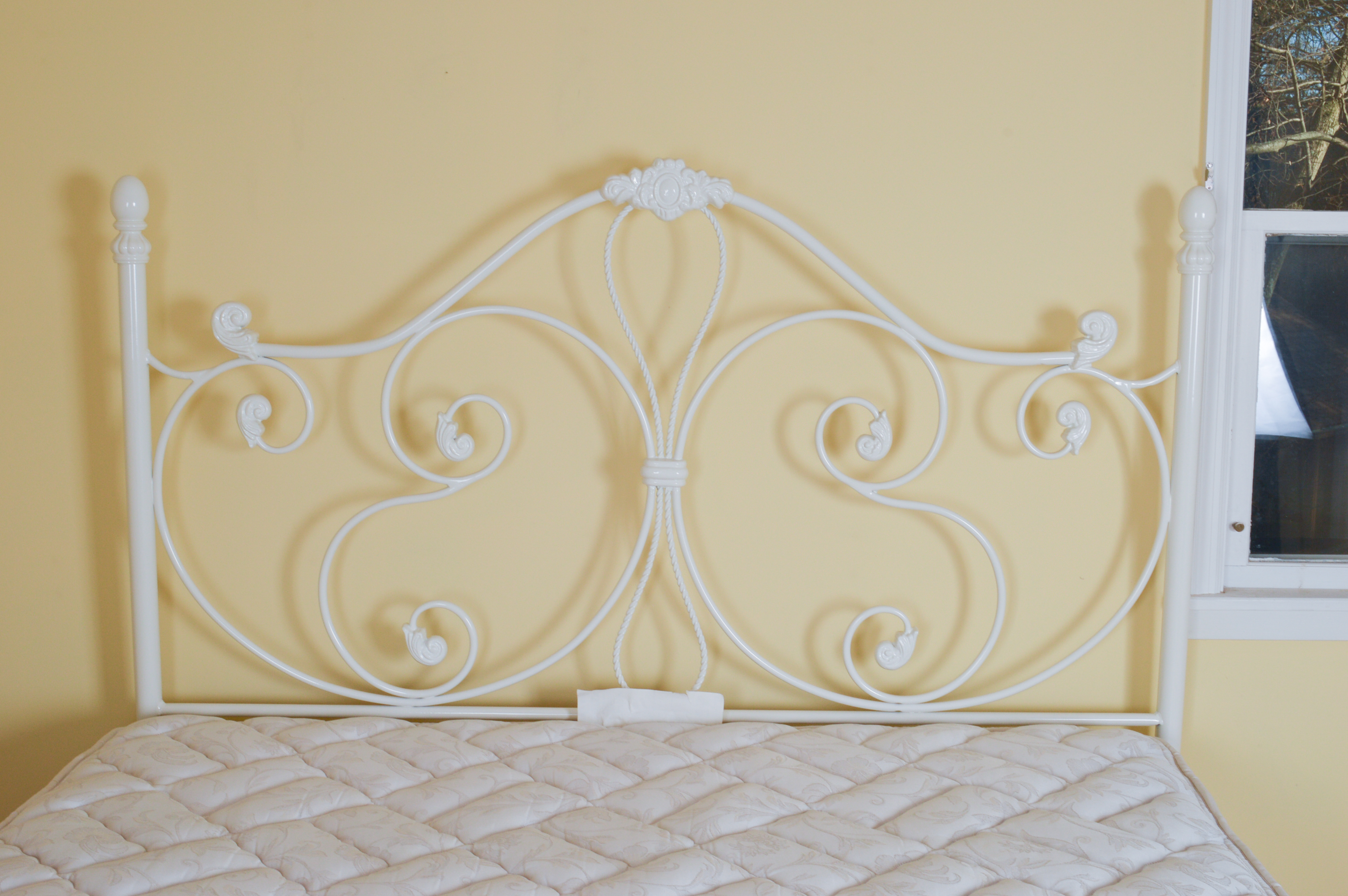 Queen Size White Metal Bed Frame