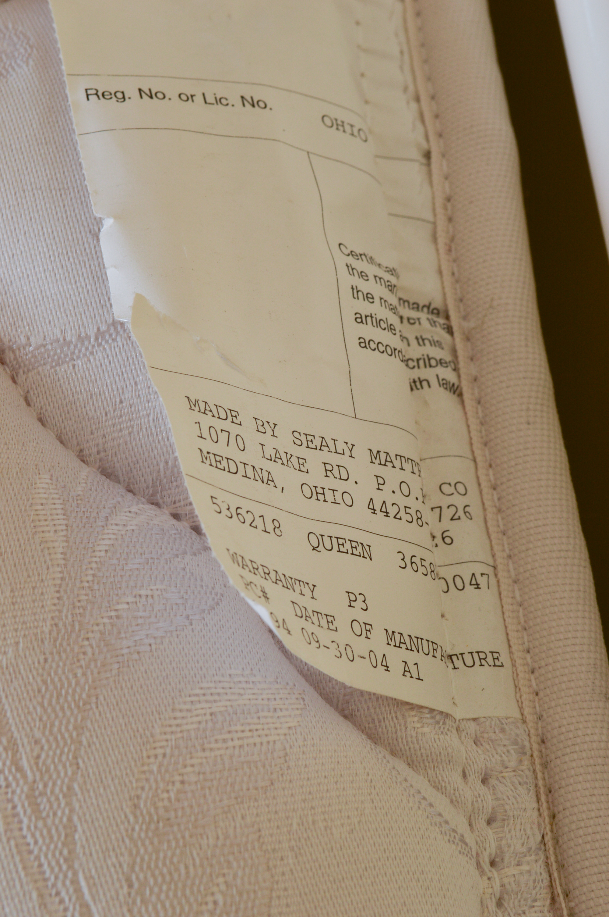 Queen Size White Metal Bed Frame