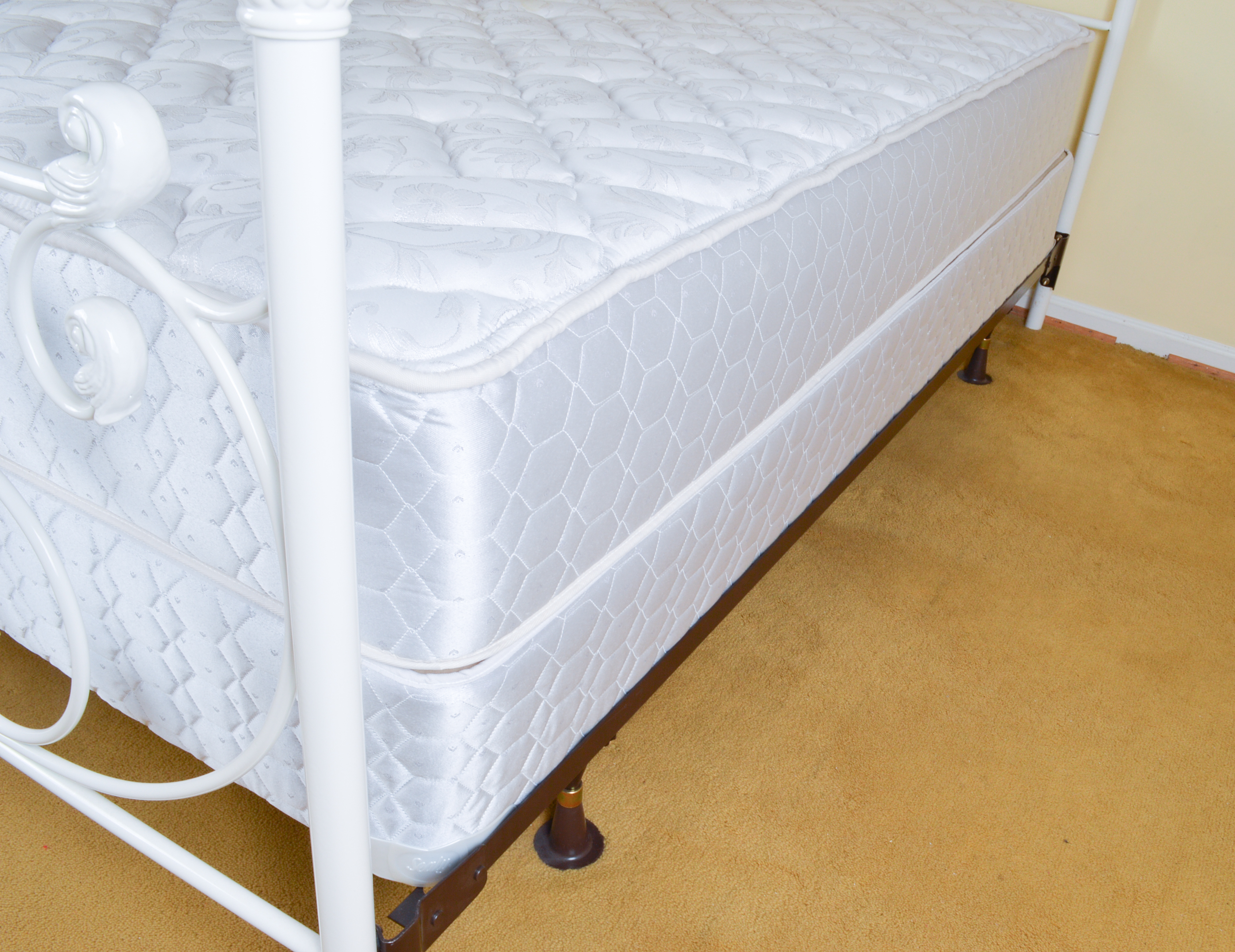 Queen Size White Metal Bed Frame