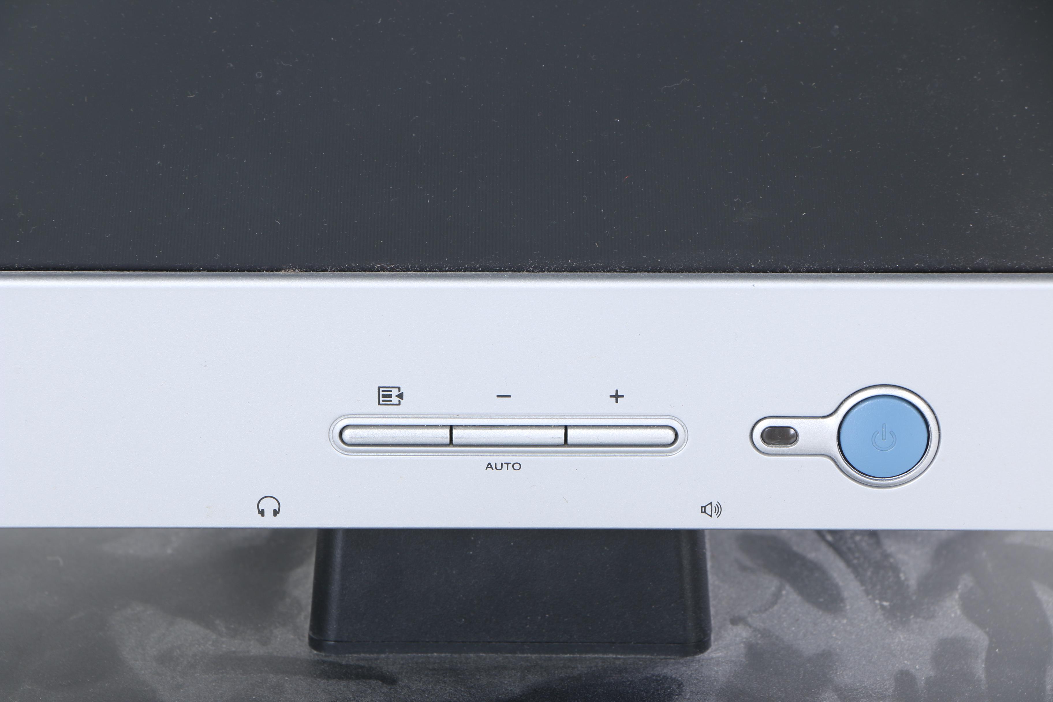 HumanWare Electronic Magnifier with Compaq "FP 7317" Monitor