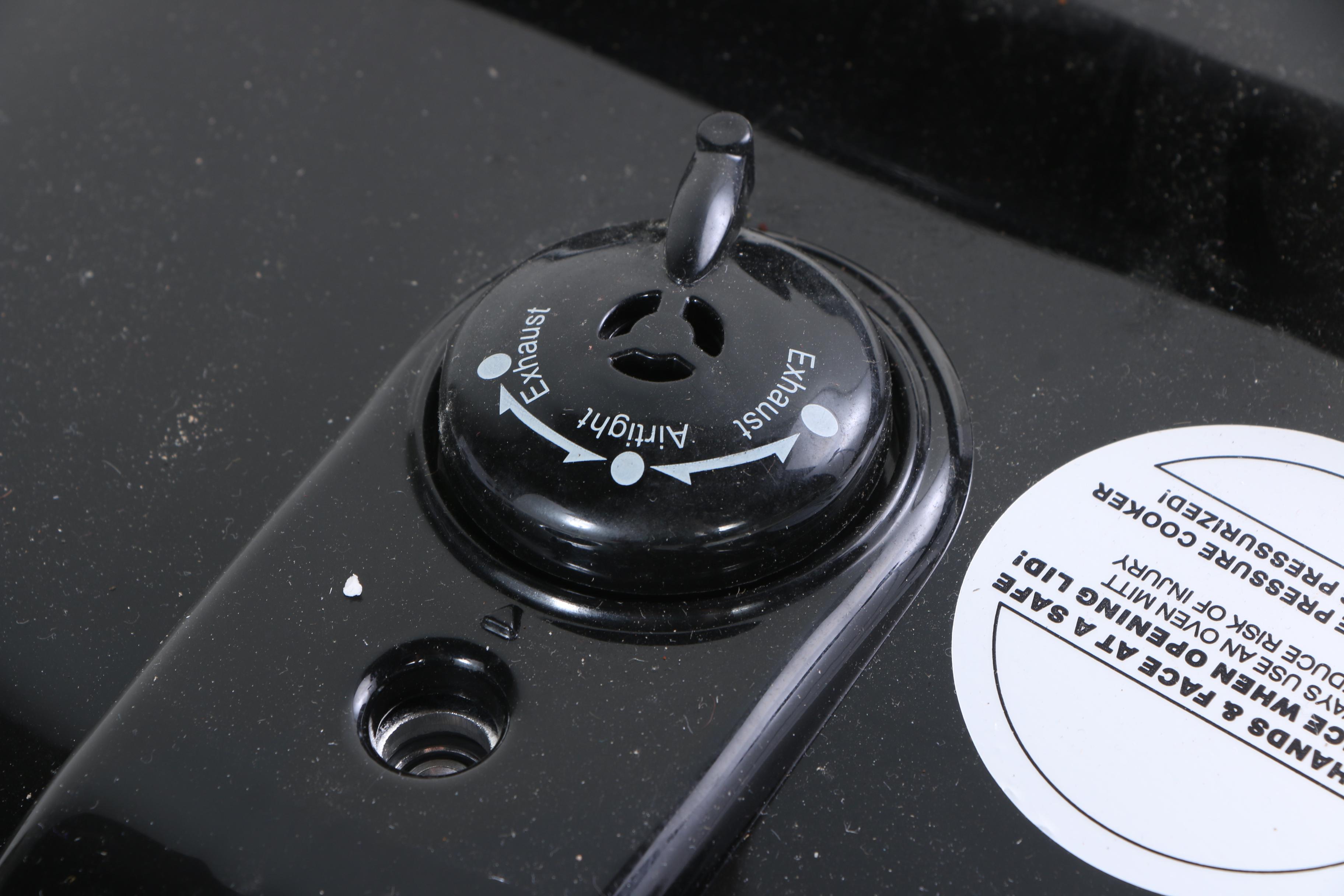 Elite Bistro 8-Quart Pressure Cooker