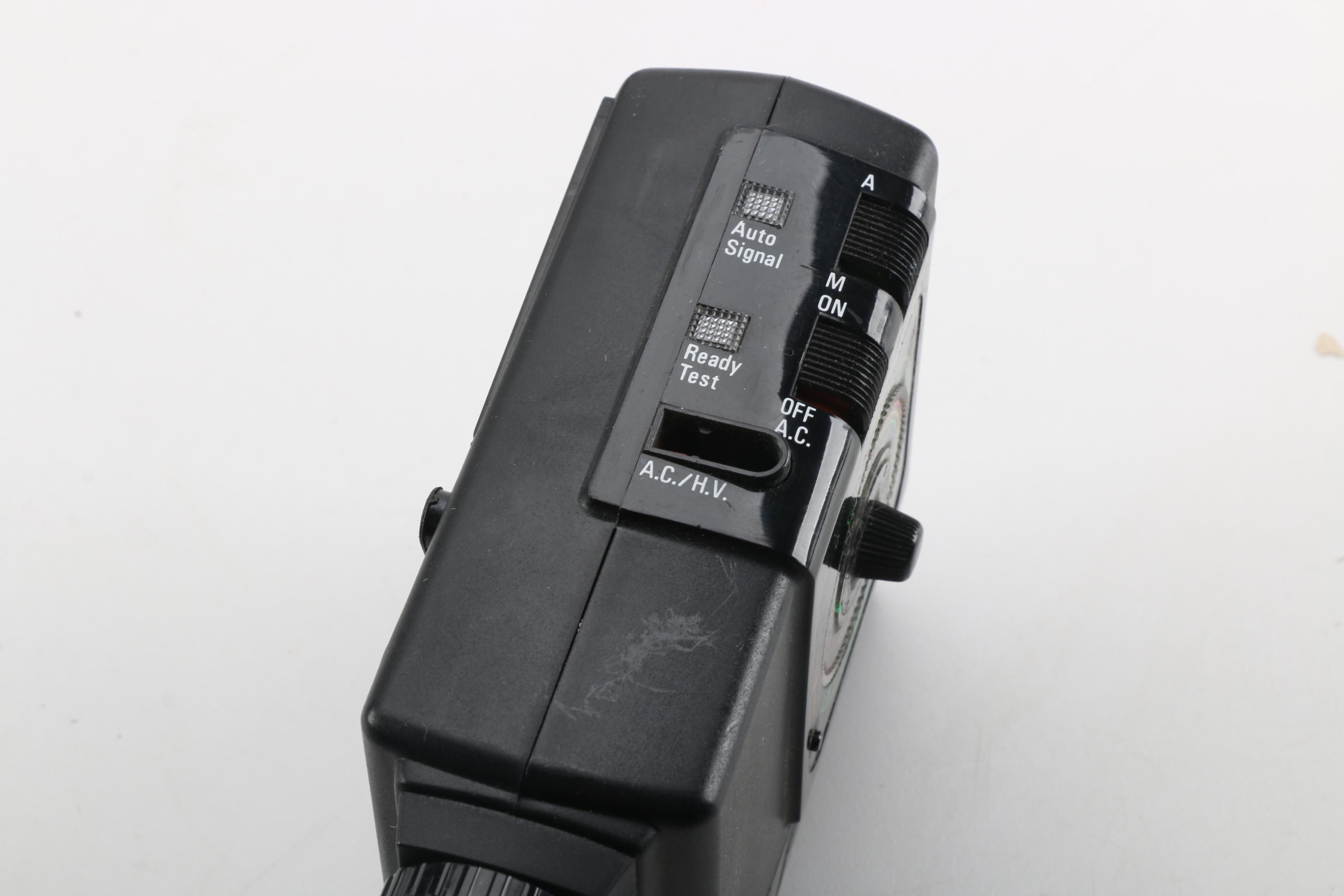Mamiya/Sekor 500 DTL 35MM Film Camera with Sunpak 411 Thyristor Flash