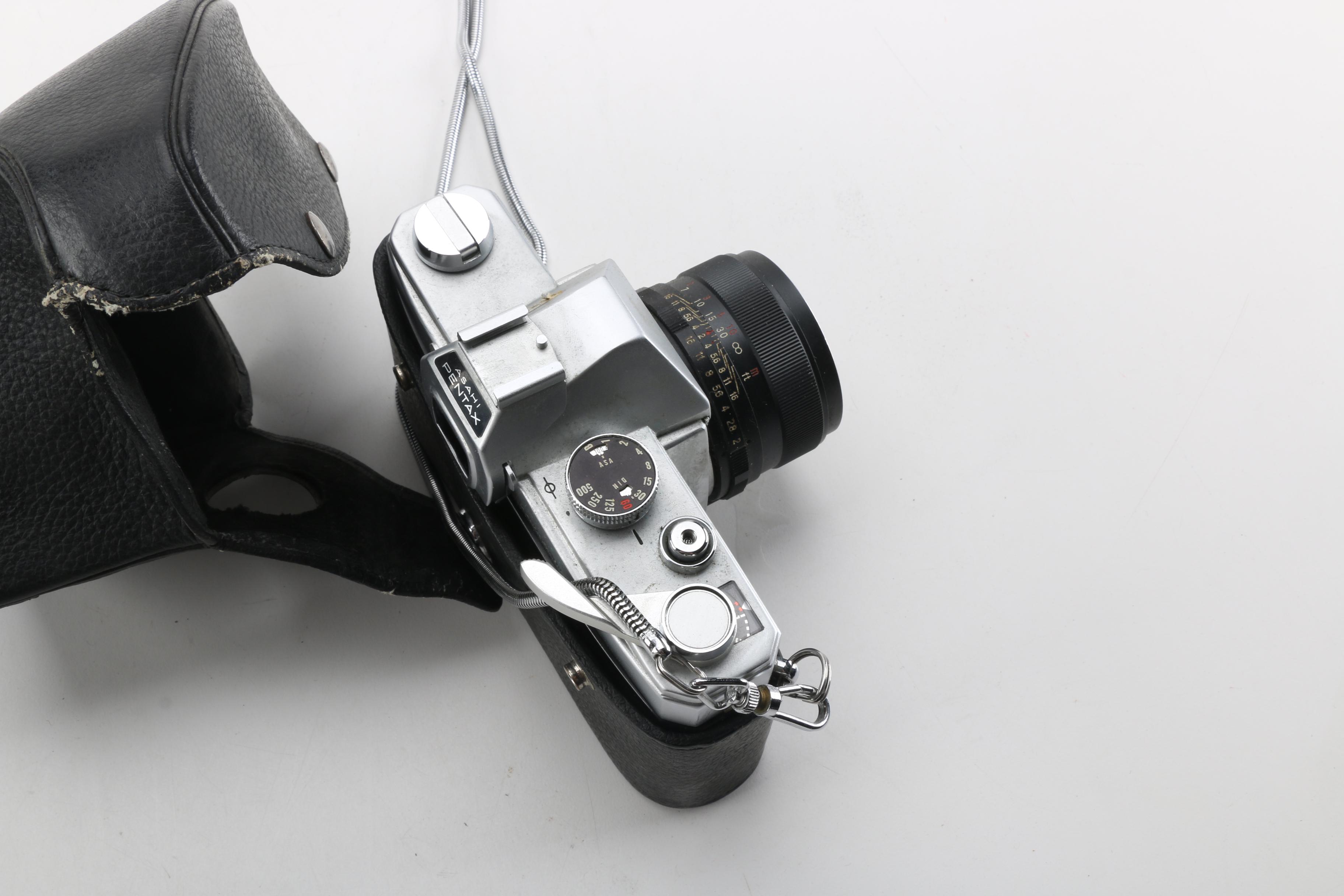 Mamiya/Sekor 500 DTL 35MM Film Camera with Sunpak 411 Thyristor Flash