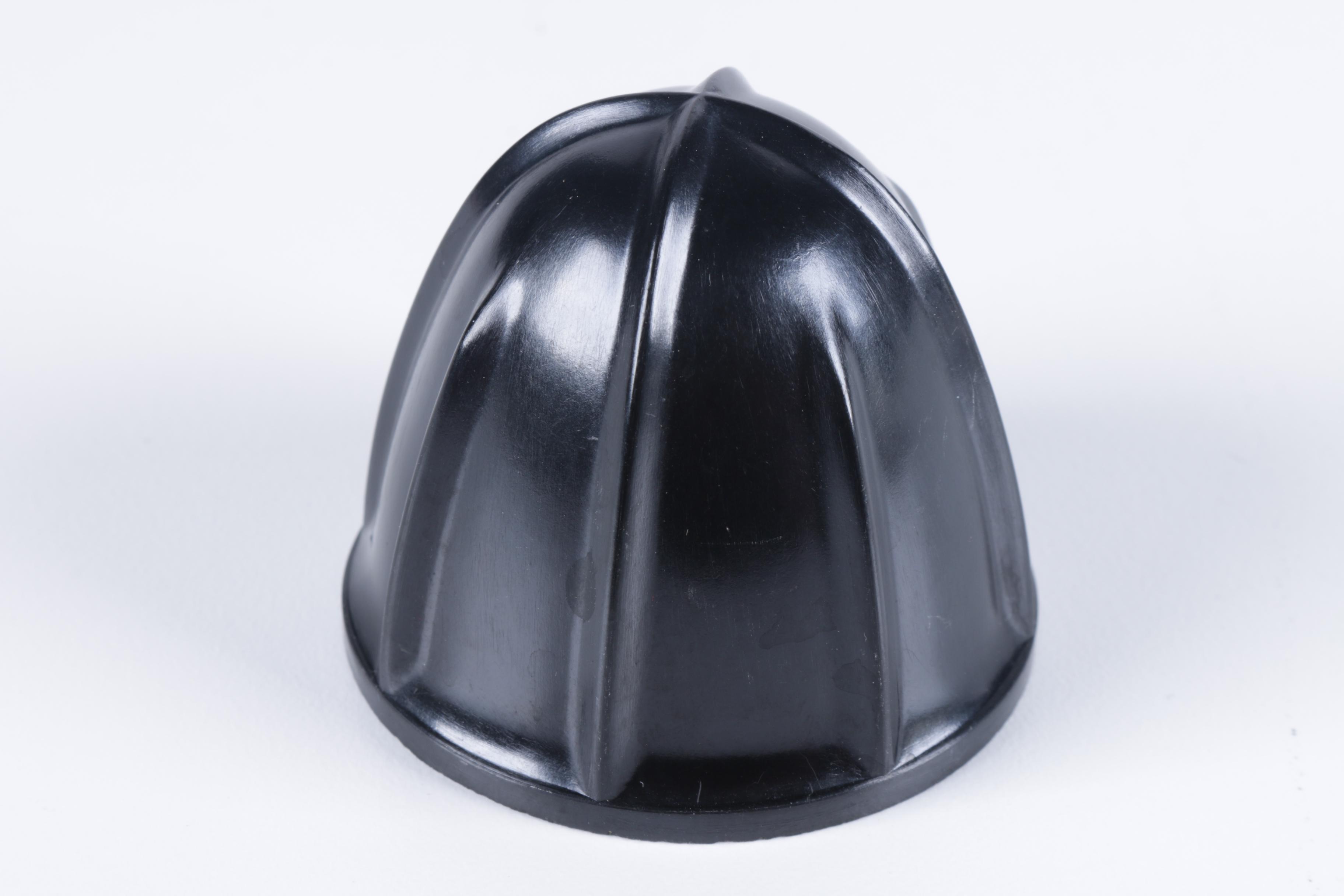 Hand Juicer with Strainer and Pour Spout