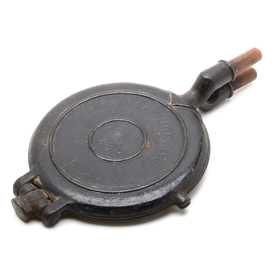 Antique Griswold Waffle Iron No. 7