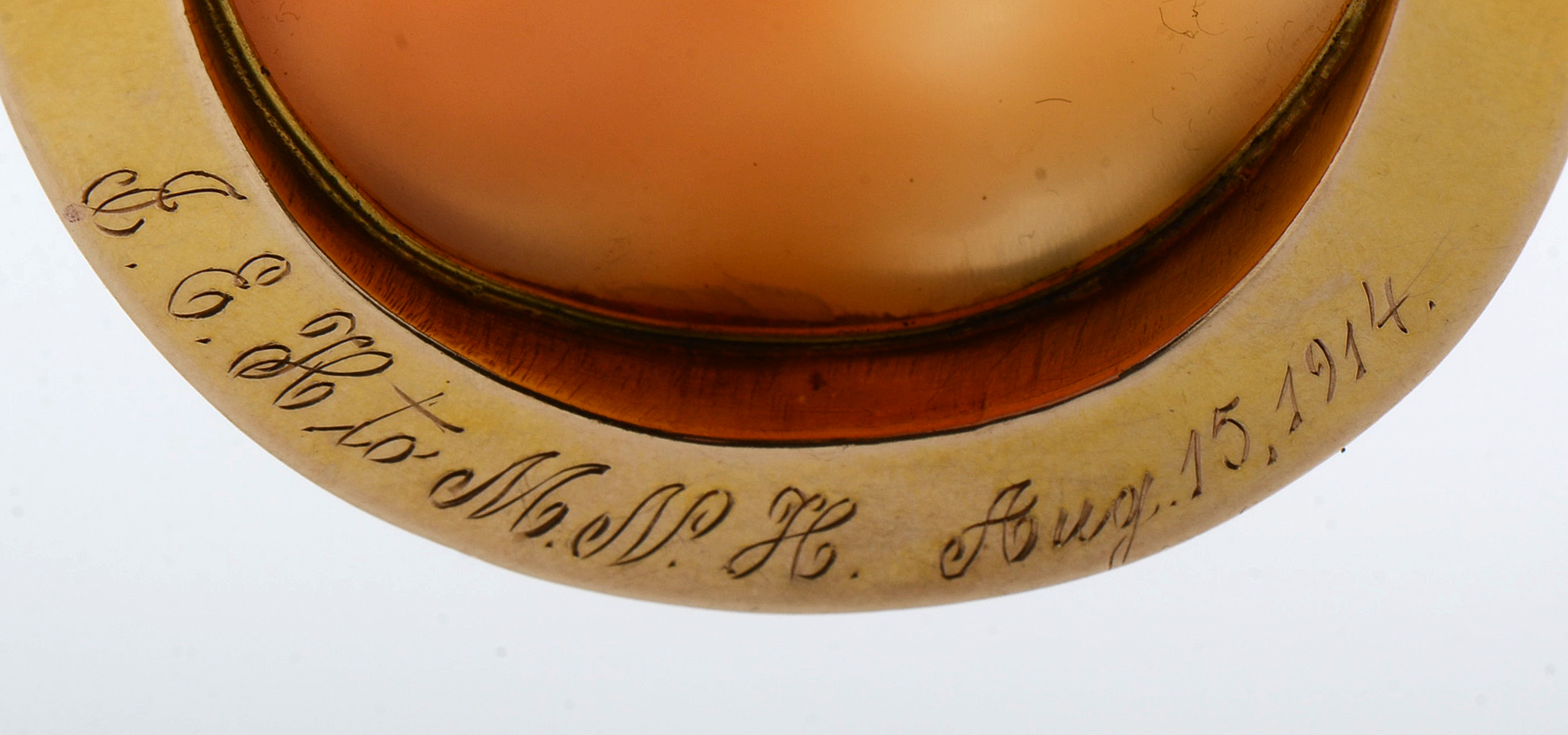 Antique 10K Yellow Gold Carved Helmet Shell Cameo Pendant Brooch