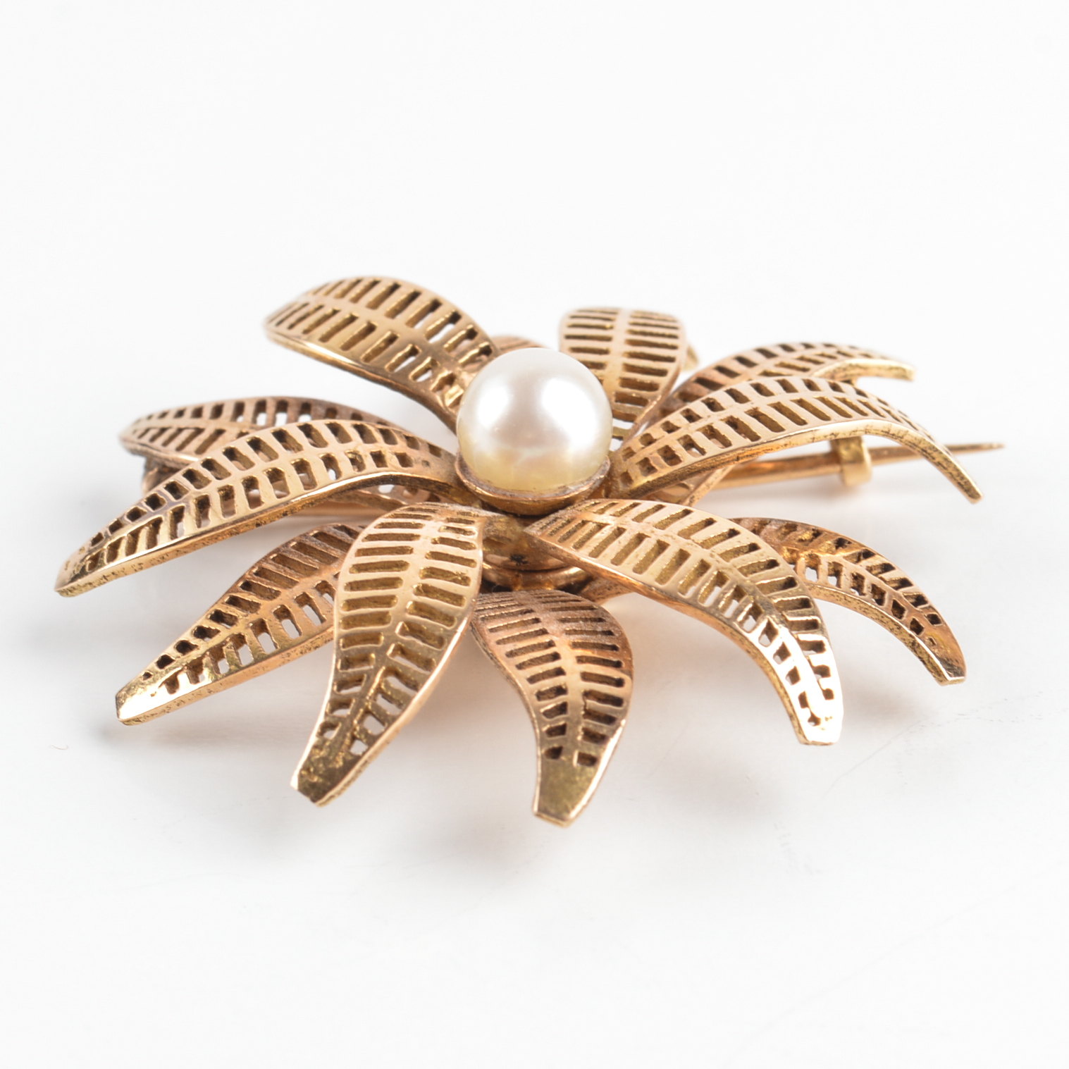 18K Yellow Gold and Pearl Floral Brooch