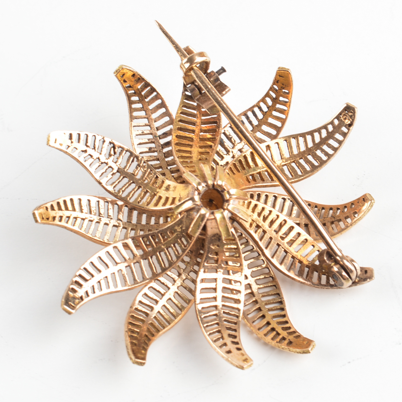 18K Yellow Gold and Pearl Floral Brooch