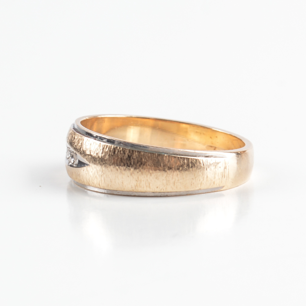 14K Yellow Gold Diamond Band