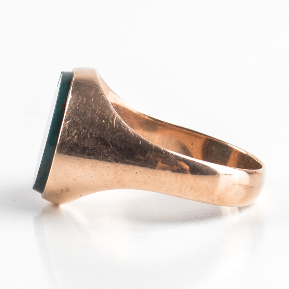 Vintage 10K Yellow Gold Bloodstone Signet Ring