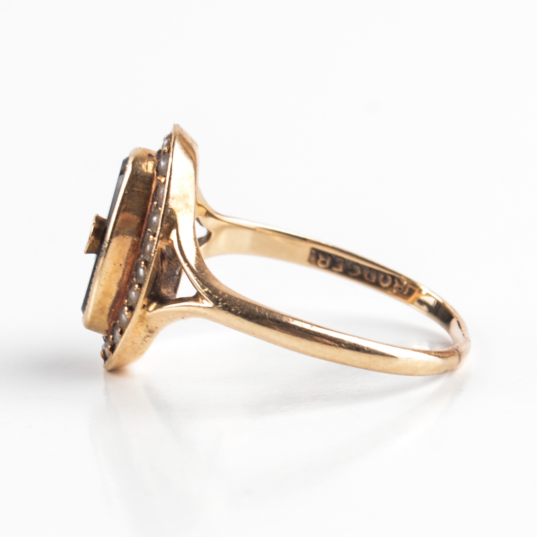 Vintage 14K Yellow Gold Black Onyx and Seed Pearl Ring
