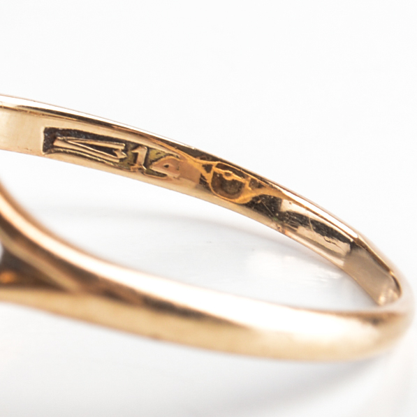 Vintage 14K Yellow Gold Black Onyx and Seed Pearl Ring