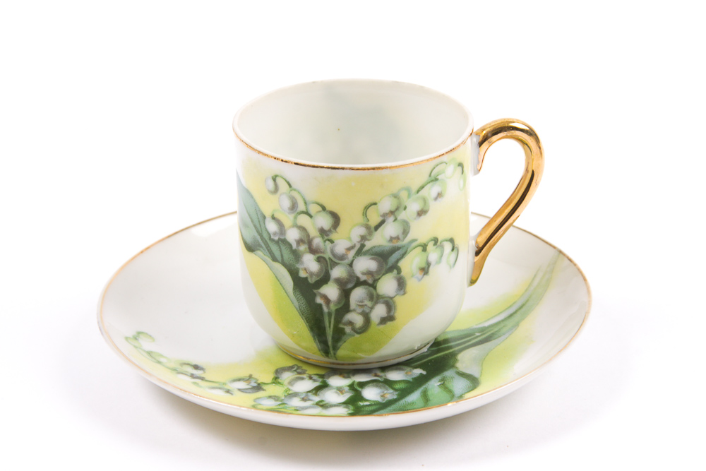 Porcelain Cups and Saucers Featuring Lefton