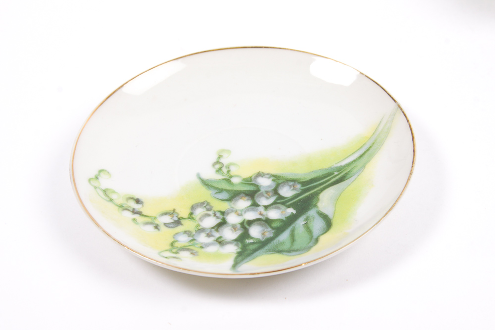 Porcelain Cups and Saucers Featuring Lefton