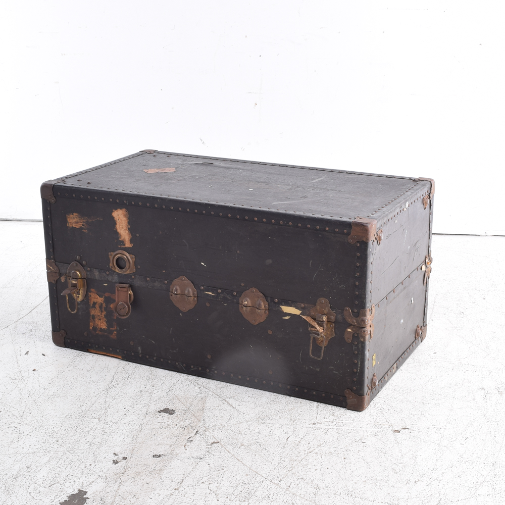 Vintage Wardrobe Steamer Trunk with Hangers