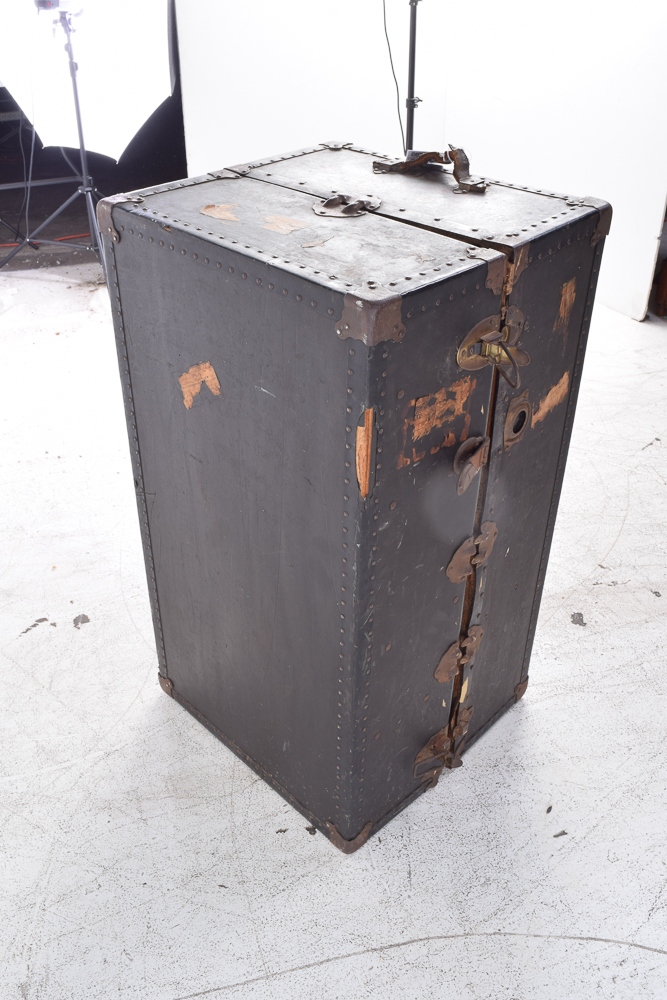 Vintage Wardrobe Steamer Trunk with Hangers