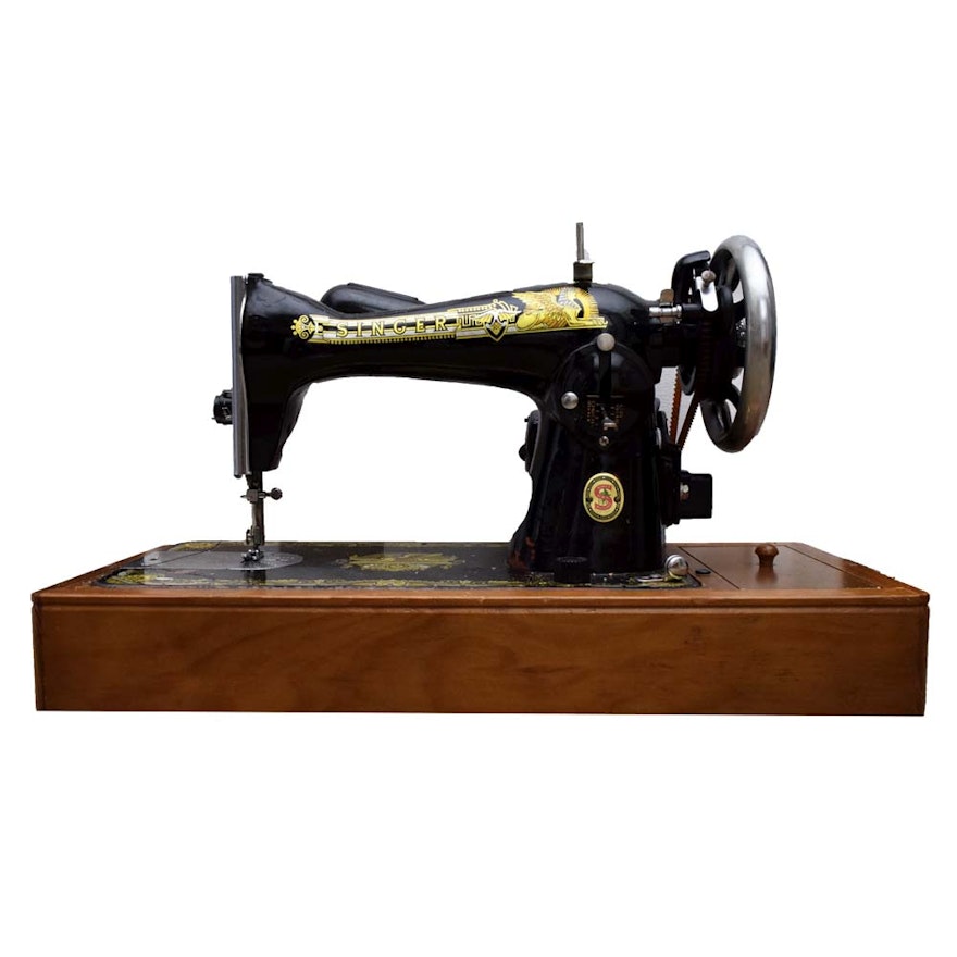 Vintage Singer Model 25 Sewing Machine